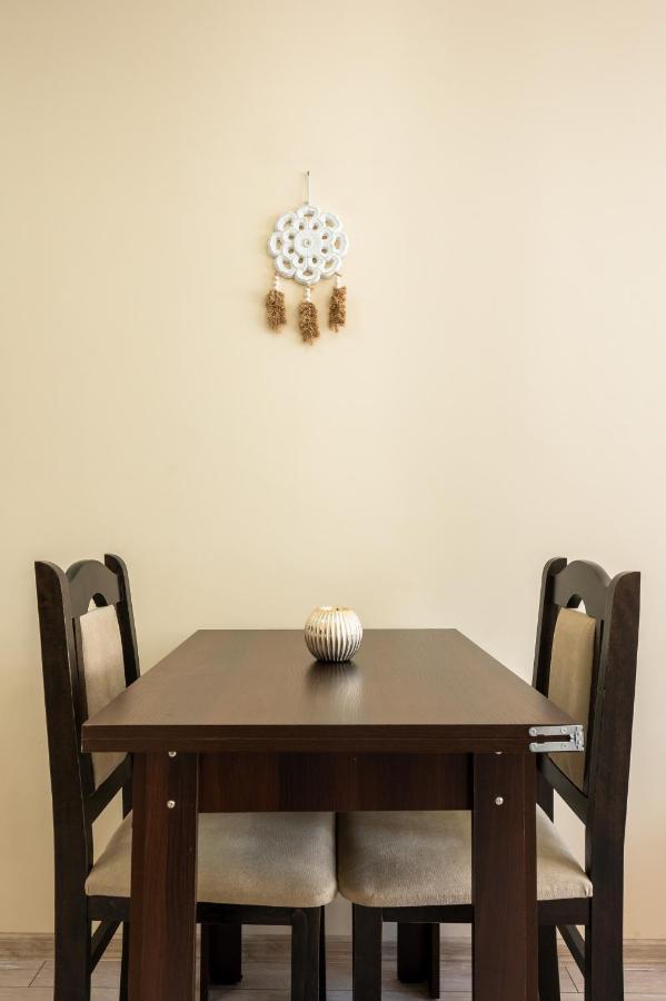 Nomad Haven: 1Bd Flat With Balcony & Desk Appartement Sofia Buitenkant foto